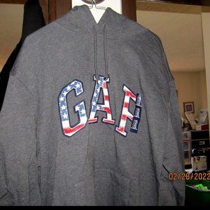 Gap Men Fleece Arch Logo Pullover Hoodie